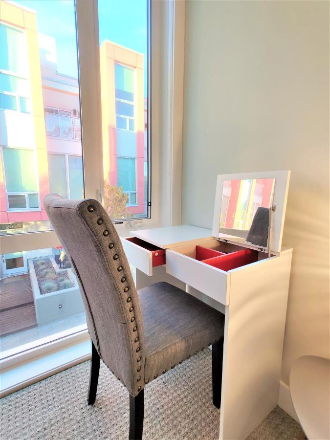 Monki Di Executive Suites - Glas - Luxury Inner City Home 3 Min To Downtown W Private Rooftop Patio Fireplace YYC Exterior foto